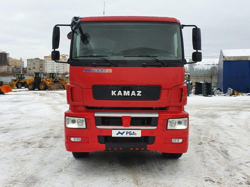 КАМАЗ 5490 красный