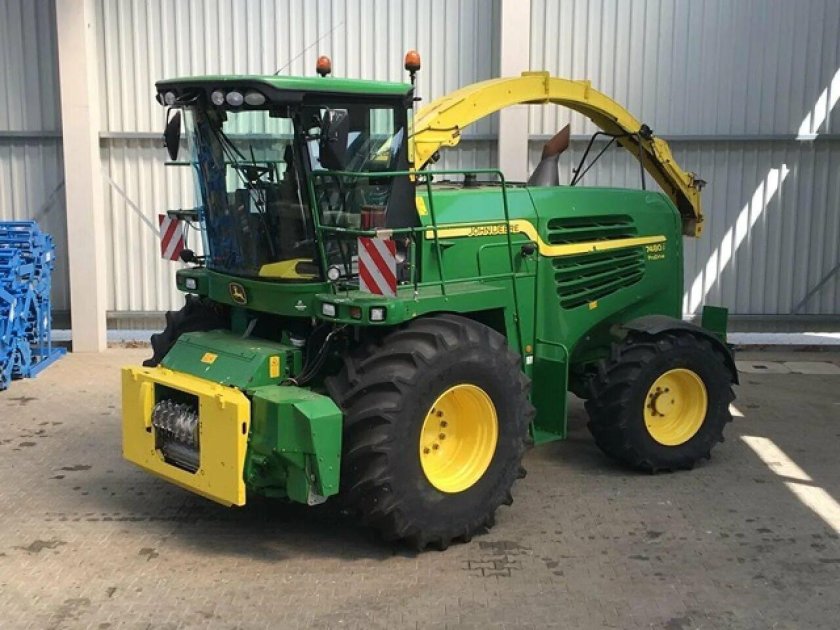 Кормоуборочный комбайн John Deere