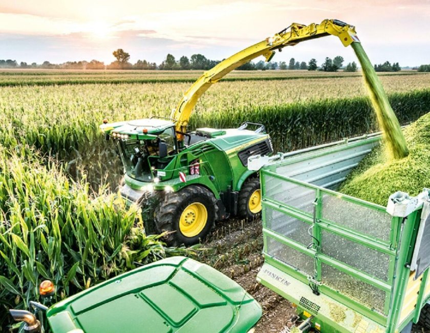Кормоуборочный комбайн John Deere
