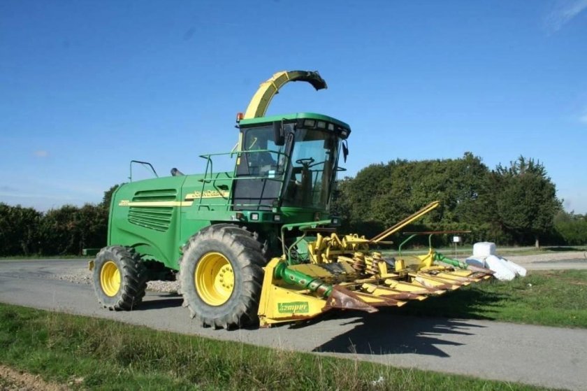 Кормоуборочный комбайн Джон Дир