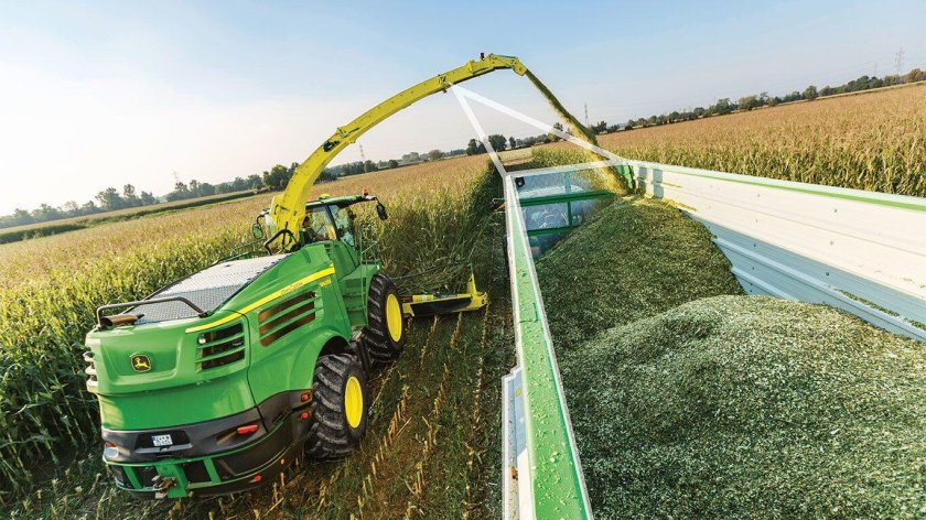 Кормоуборочный комбайн Джон Дир 8300