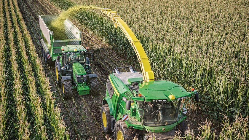 Кормоуборочный комбайн Джон Дир