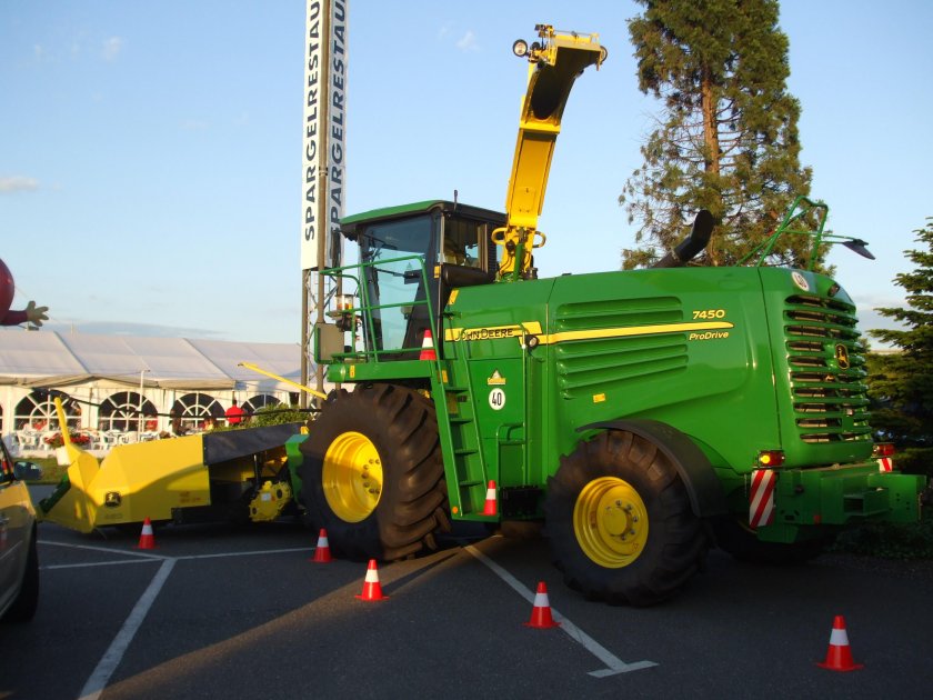 John Deere 7450
