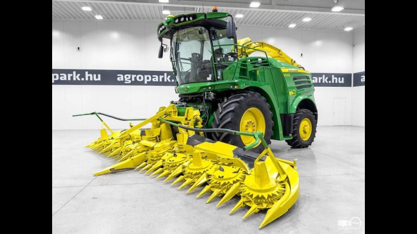 John Deere 8500