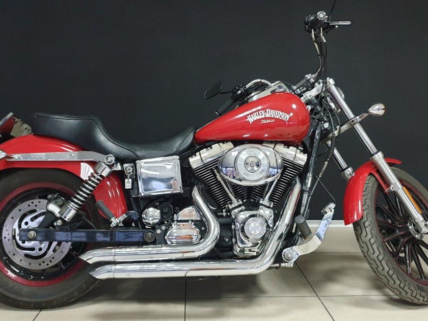 Харлей Дэвидсон Дайна Вайд Глайд 2011