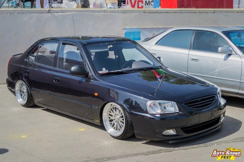 Hyundai Accent стенс