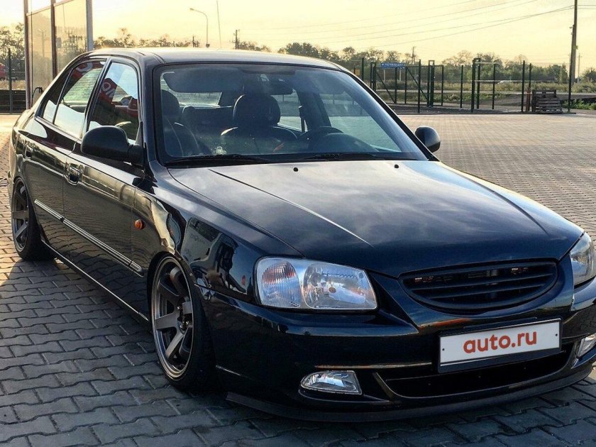 Hyundai Accent 2008 stance