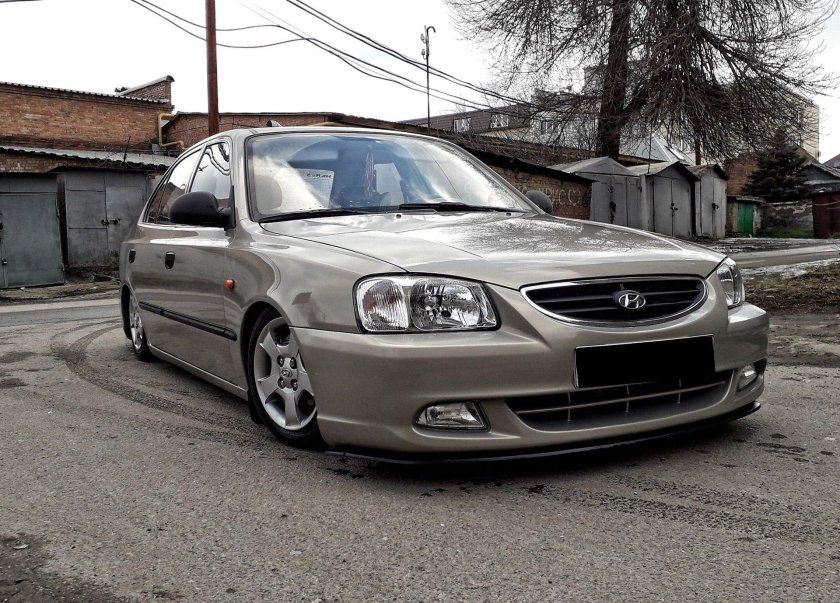 Hyundai Accent 2008 stance
