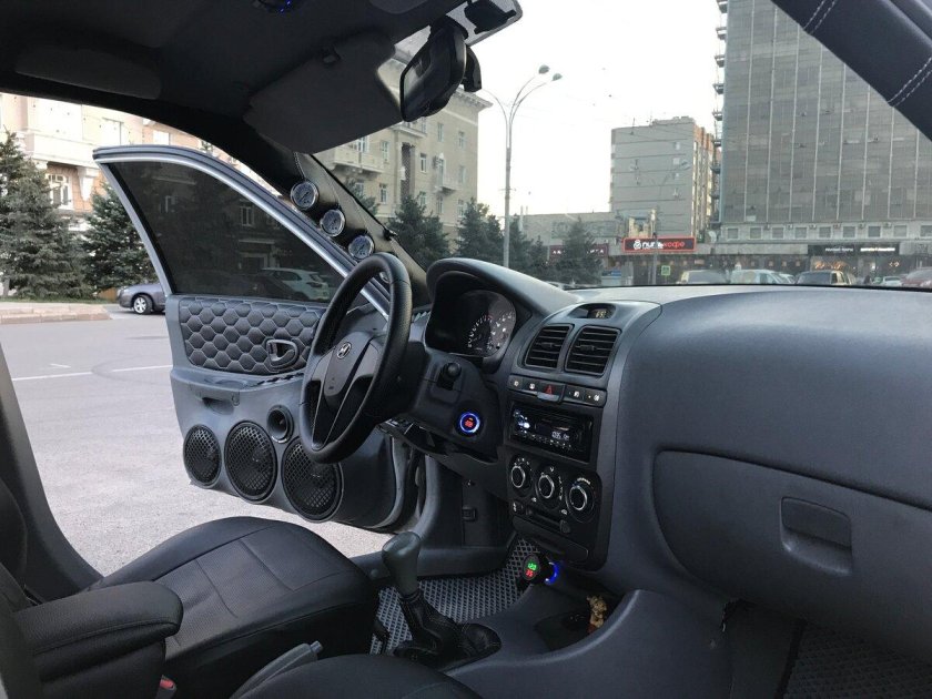 Hyundai Accent автозвук