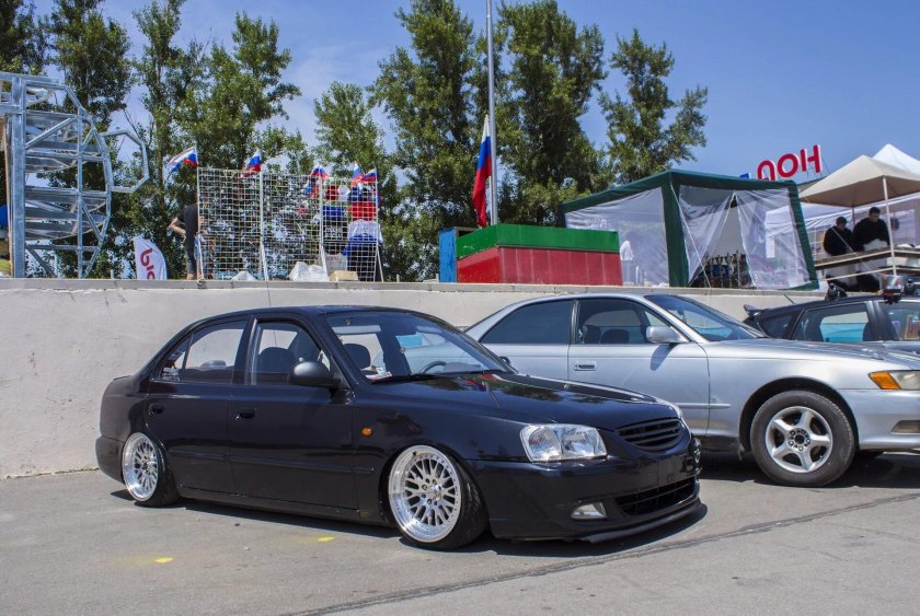 Hyundai Accent стенс