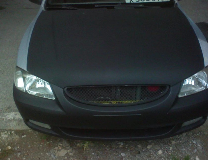 Хендай акцент с черными бамперами