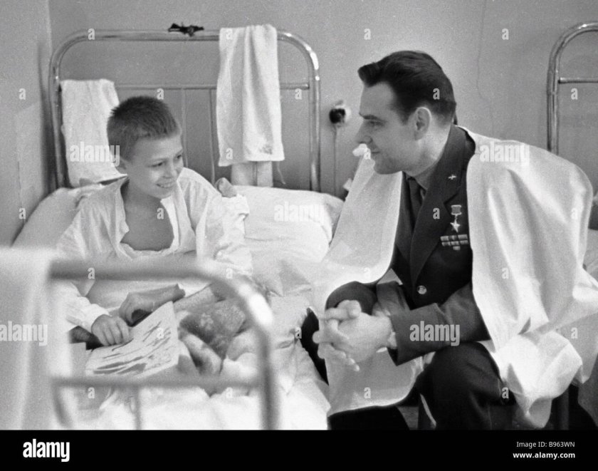 Владимир комаров космонавт семья