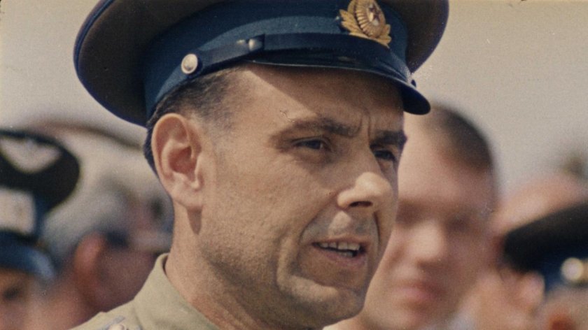 Владимир комаров космонавт