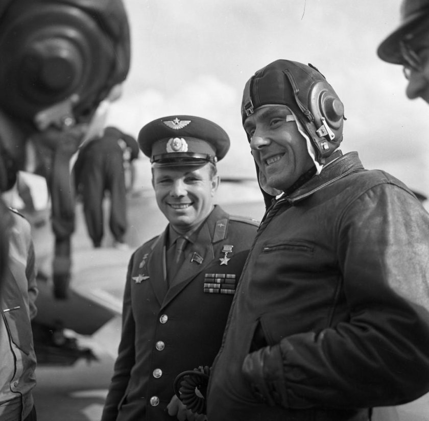 Влади́мир Миха́йлович комаро́в