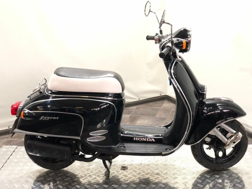 Скутер Honda giorno af24