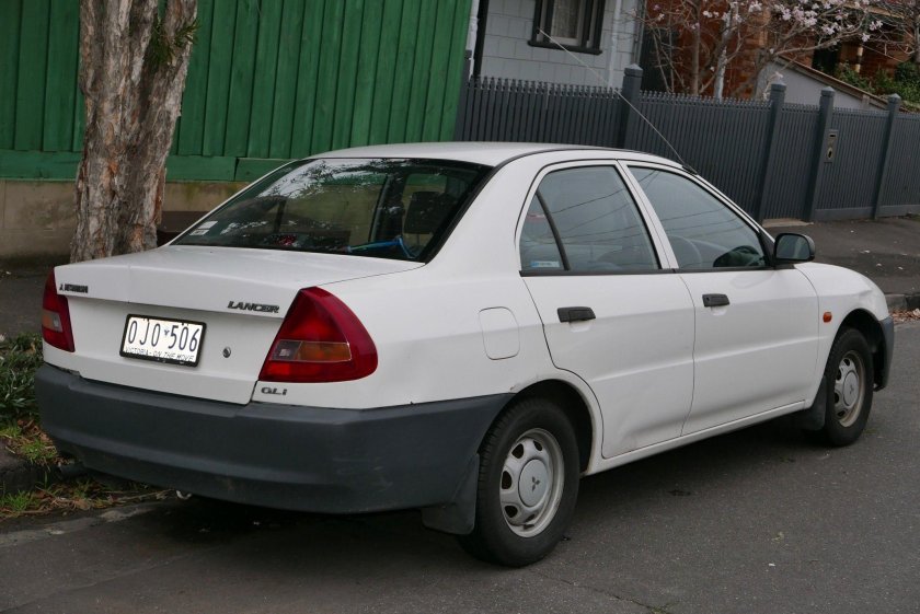 Mitsubishi Mirage 1997