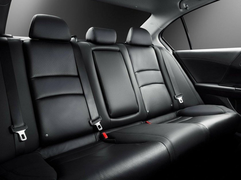 Honda Accord салон сзади