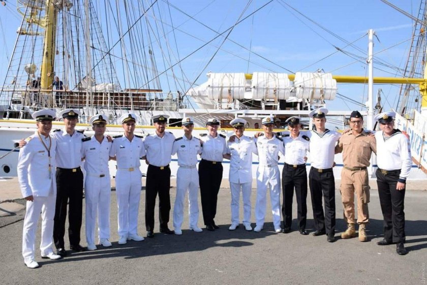 Команда парусника