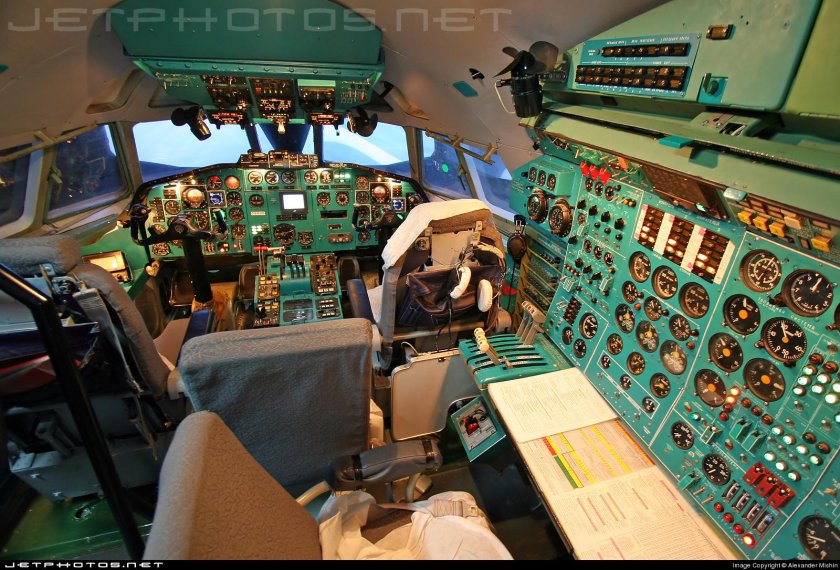 Ту-154м кабина пилотов