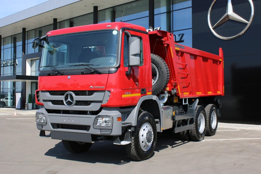 Mercedes-Benz-3341 Actros