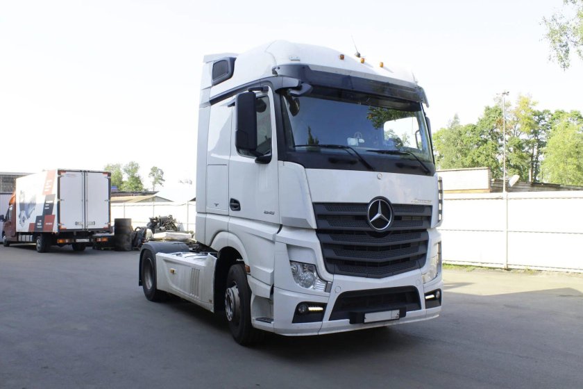 КАМАЗ 54901 И Мерседес Актрос