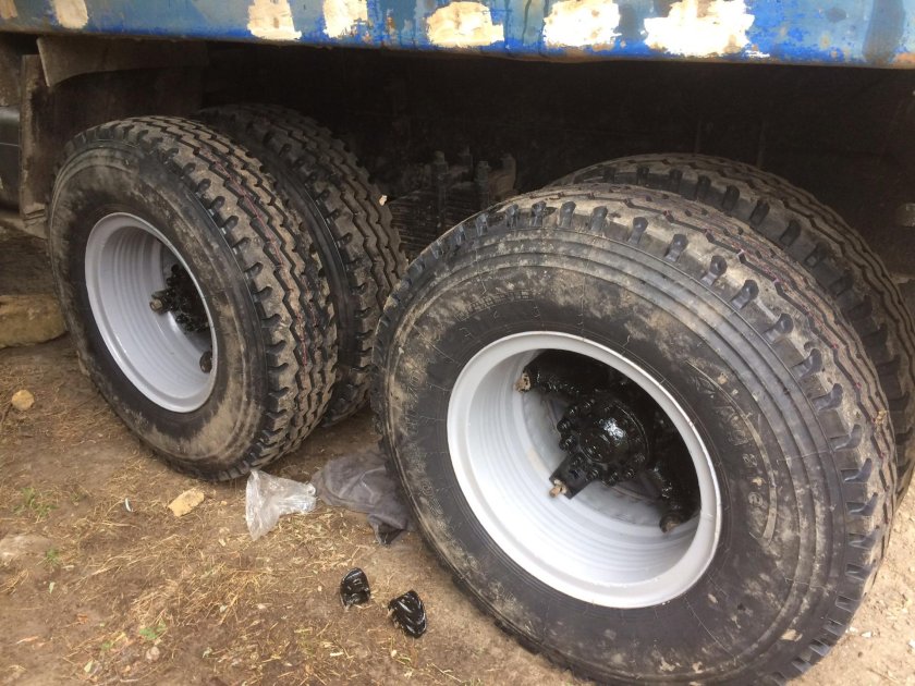 Колеса КАМАЗ 10.00 r20