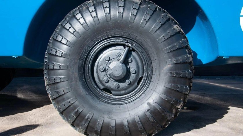 ЗИЛ 49061 колесо