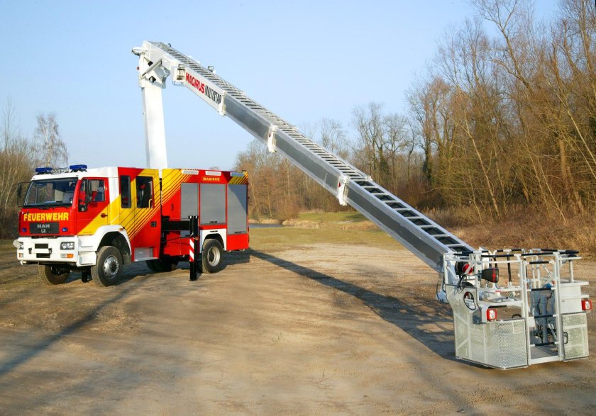 Пожарный телескопический автоподъемник с лестницей (ТПЛ)
