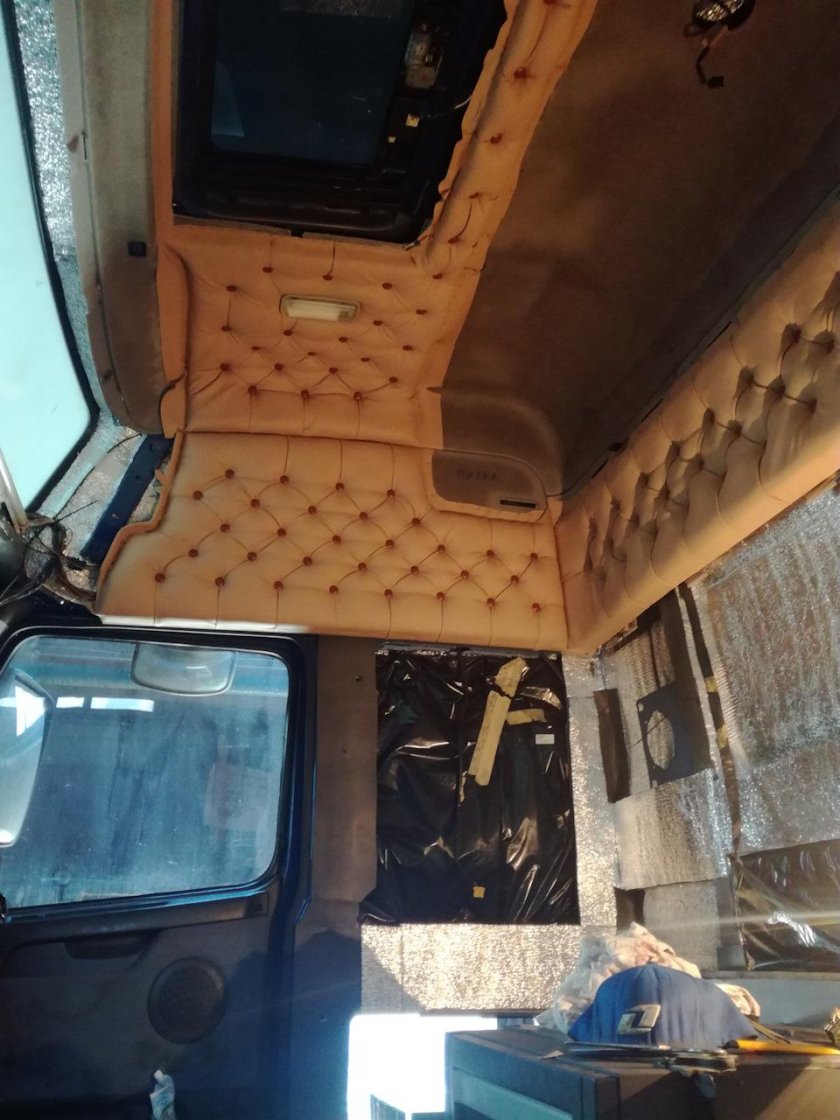 Кабина Вольво fh12 внутри