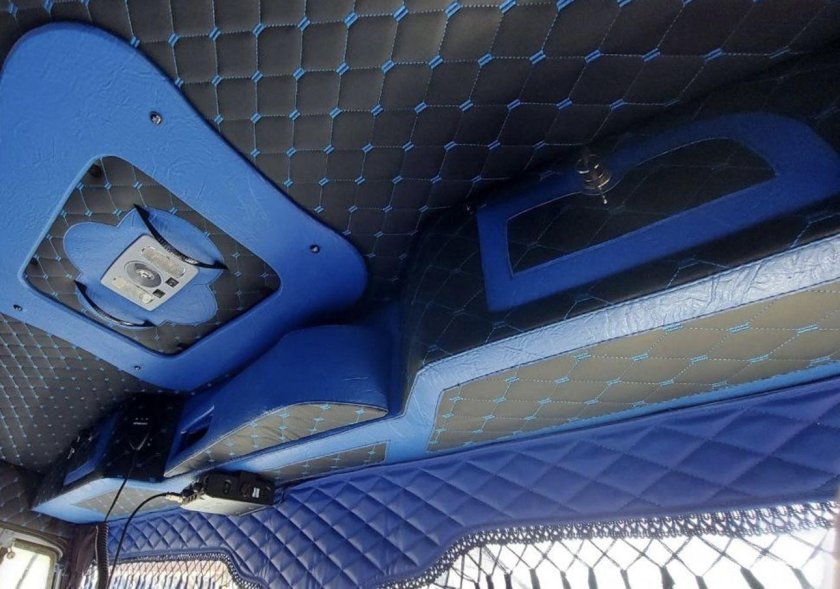 Передняя полка КАМАЗ