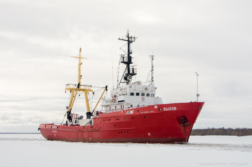 Сейнер-траулер рефрижераторный