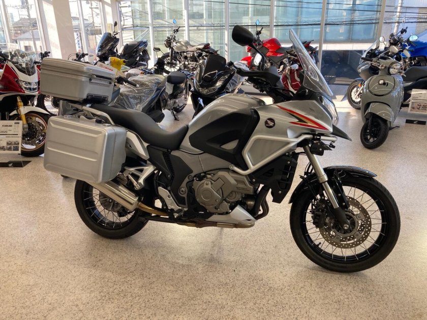 Honda VFR 1200 Crosstourer vs Ducati Multistrada