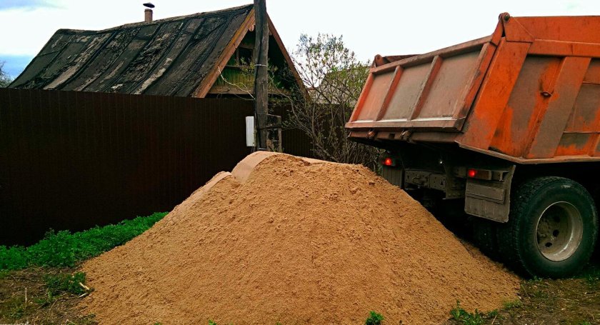 КАМАЗ 65115 10 кубов песка