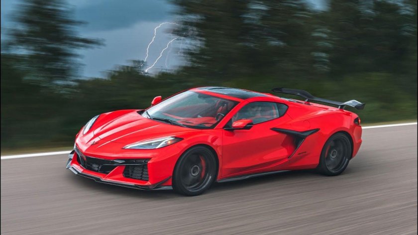 Шевроле Корвет 2023