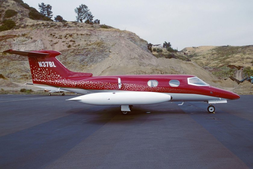 Learjet 23