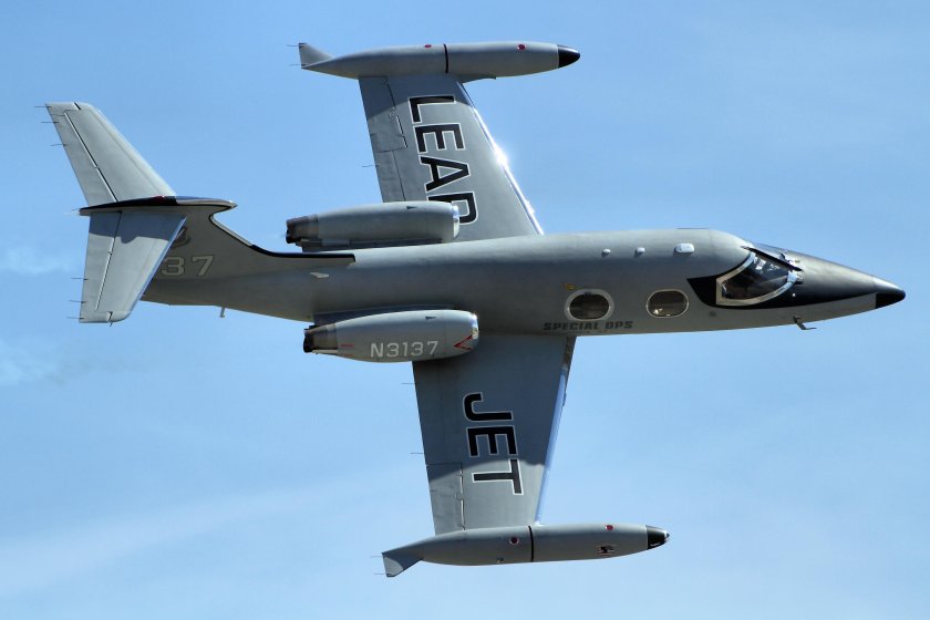 Learjet 24 самолет