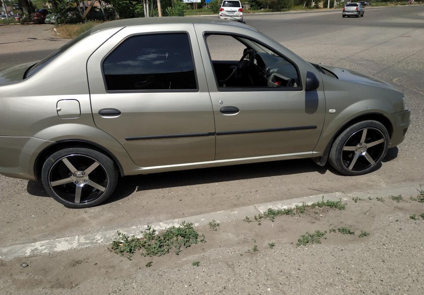 Рено Логан 1 r17