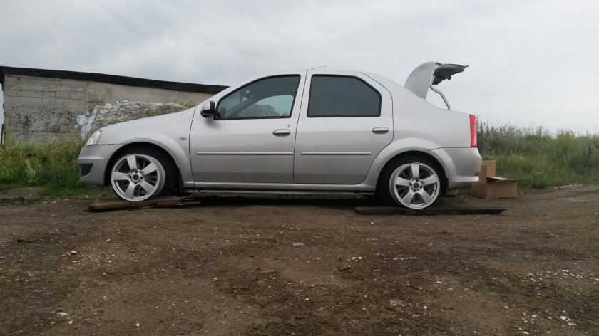 Рено Логан 1 на литье