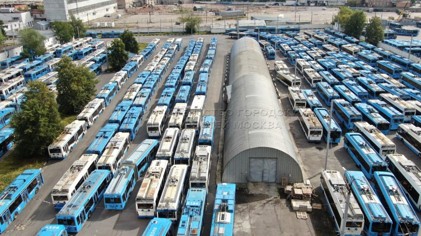 Стоянка троллейбусов