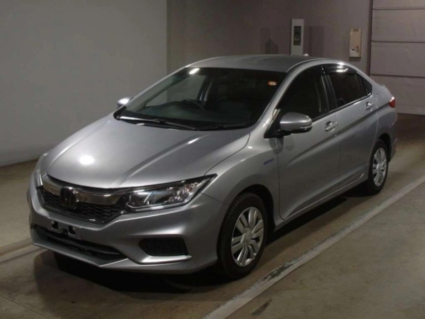 Honda Grace gm6 2017