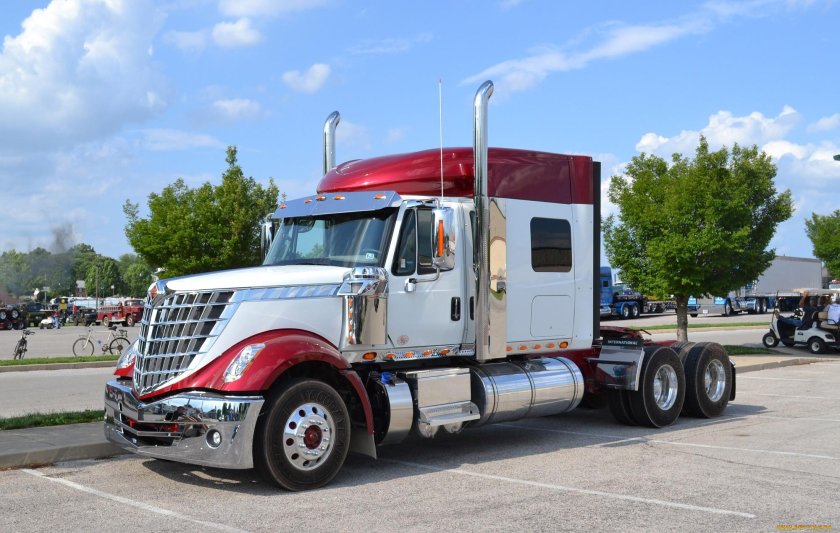 Грузовик International Lonestar