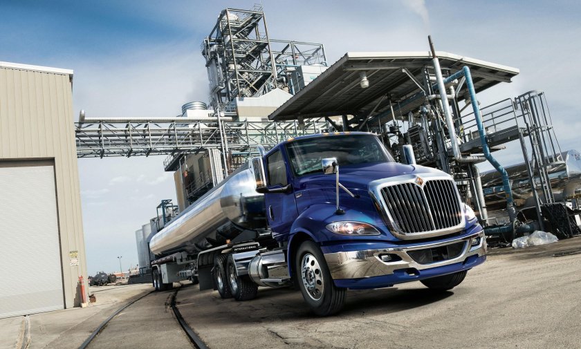 International 1800 Navistar Trucks