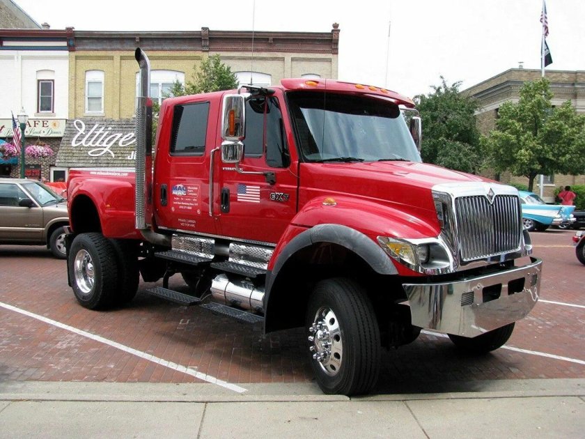 International 7300 CXT