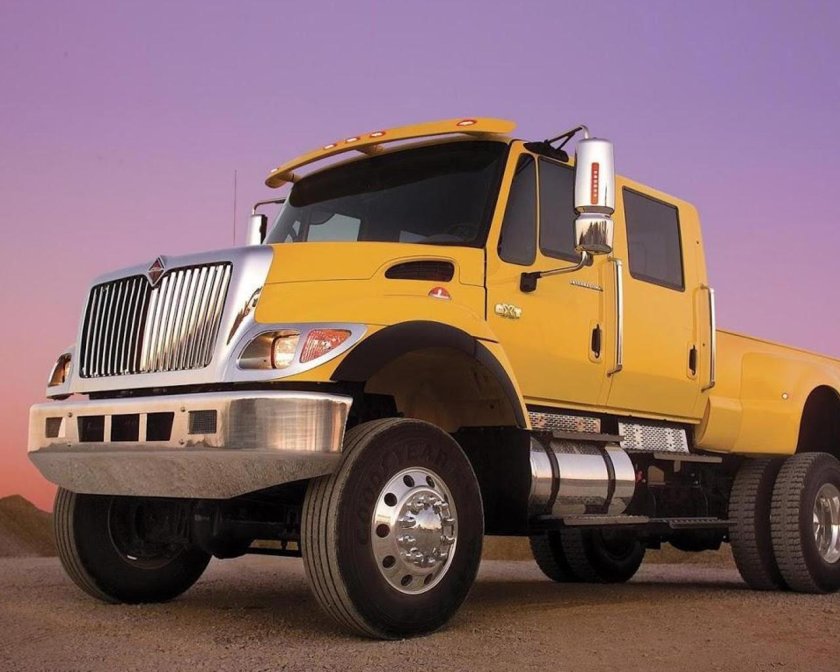 International 7300 CXT