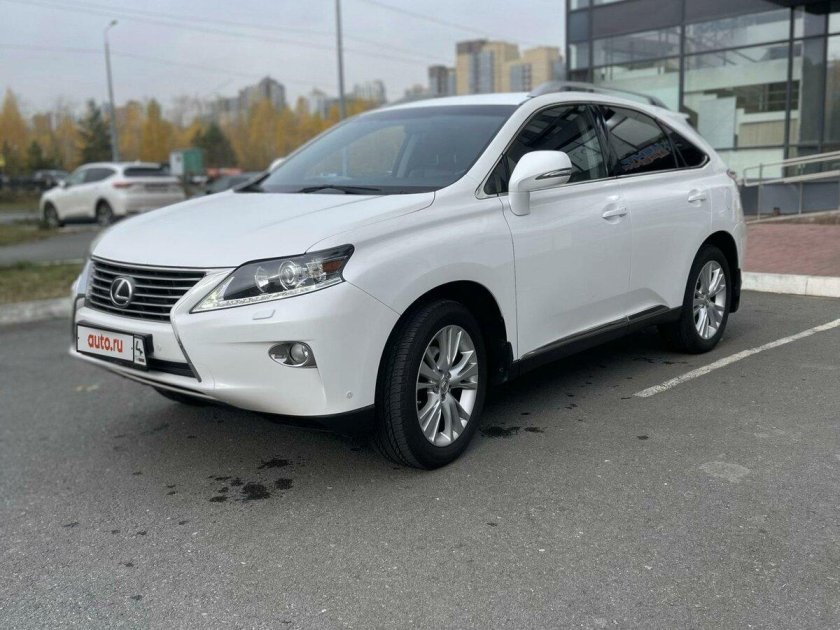Лексус белый