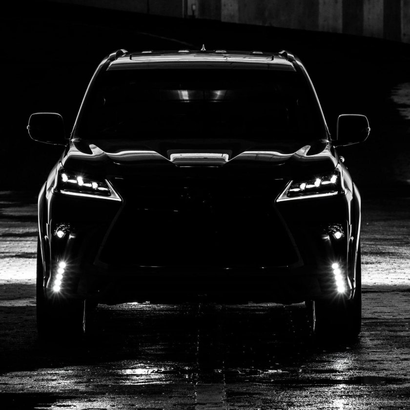 Лексус черный