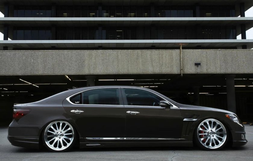 Лексус лс 600