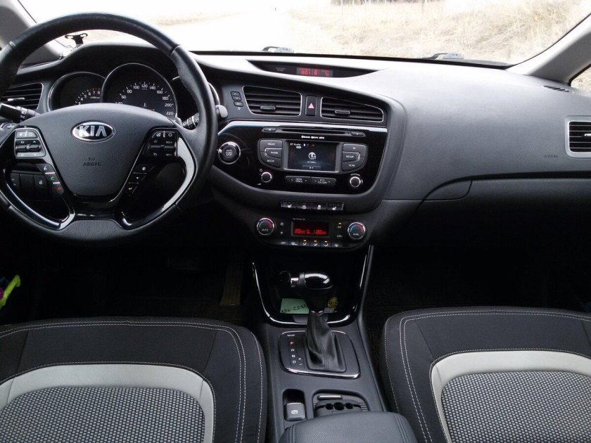 Киа СИД 2013 Престиж комплектация