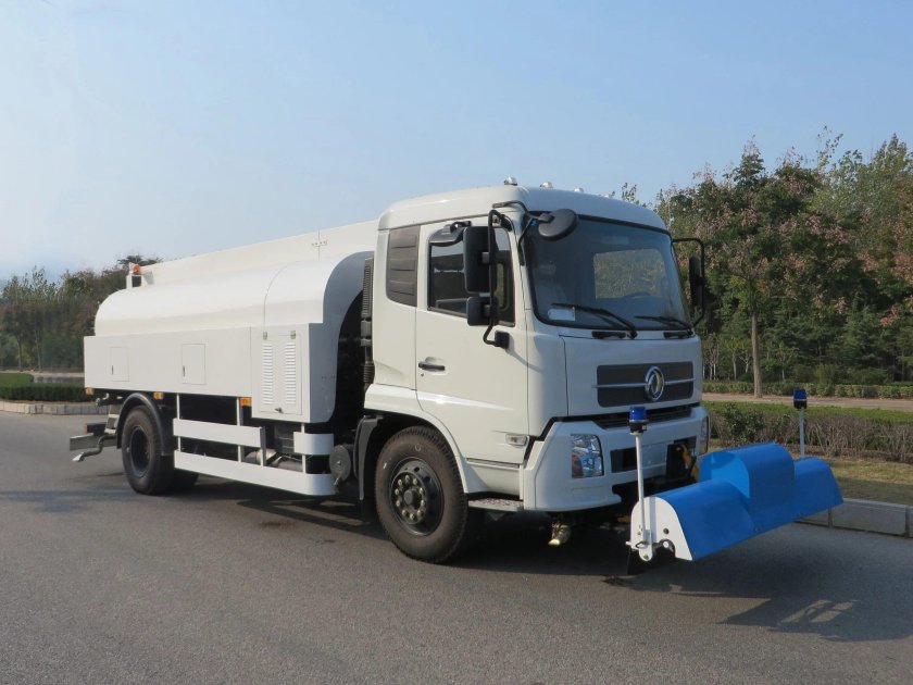 Машина поливомоечная МК 6