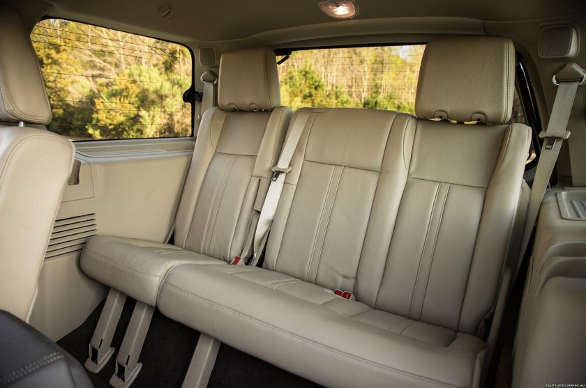 Линкольн навигатор 2003 задний салон